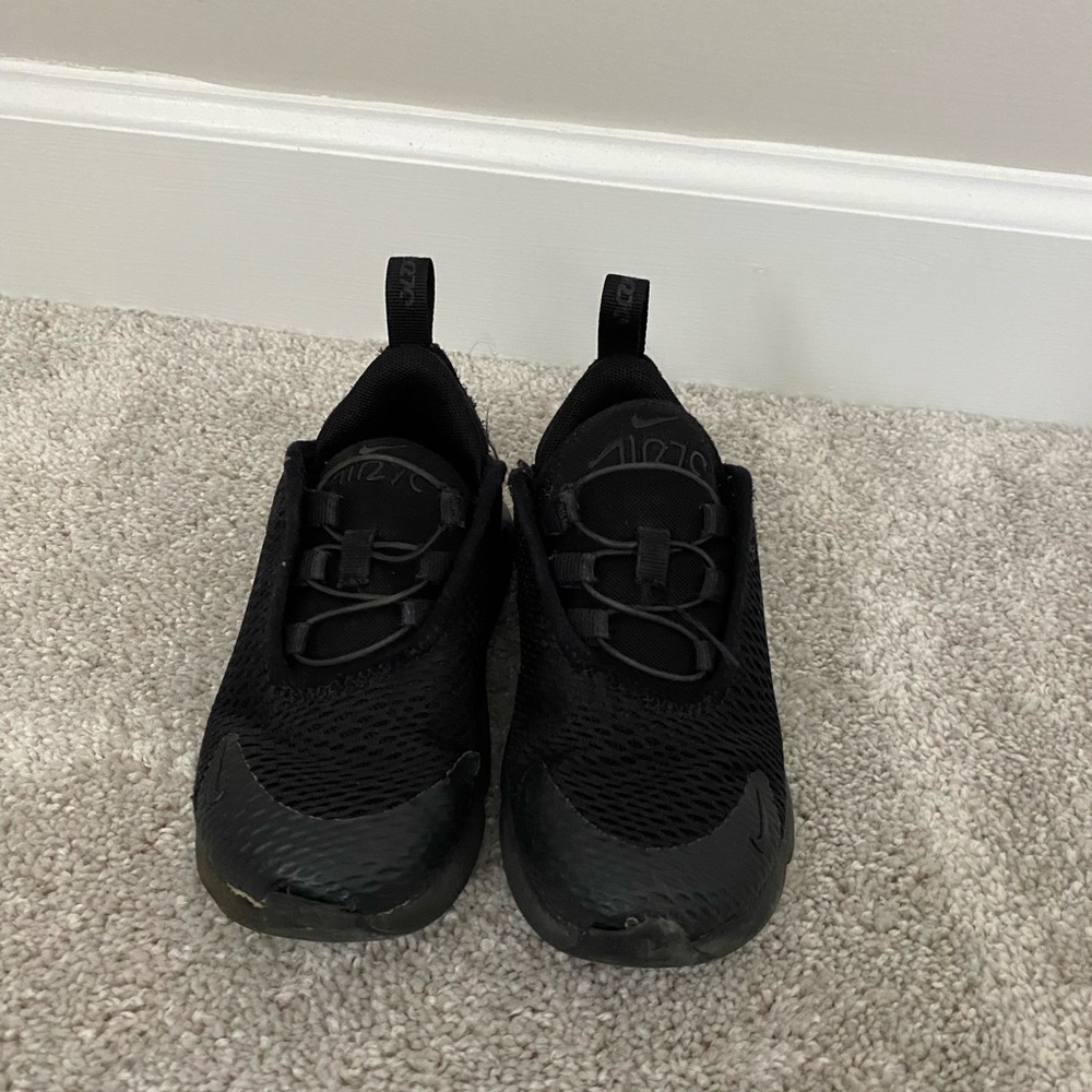 Nike tennis shoes